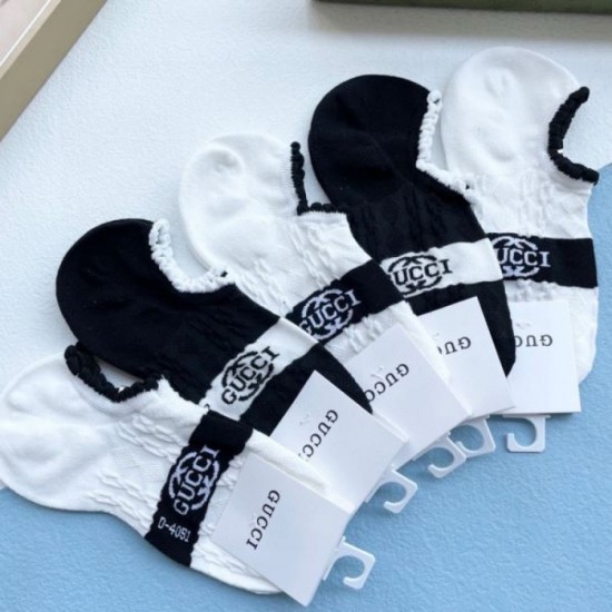 2024SS Socks GUCCI Gucci Fashion sense is skyrocketing! 2024SS Socks GUCCI Gucci Fashion sense is skyrocketing!