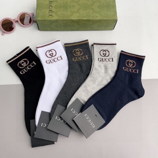 2024SS socks GUCCI Gucci is highly liked by men and women of all ages. 2024SS socks GUCCI Gucci is highly liked by men and women of all ages.