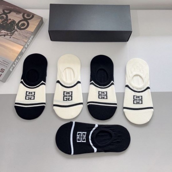 2024SS Socks GIVENCHY Popular item in both magazines and the city 2024SS Socks GIVENCHY Popular item in both magazines and the city