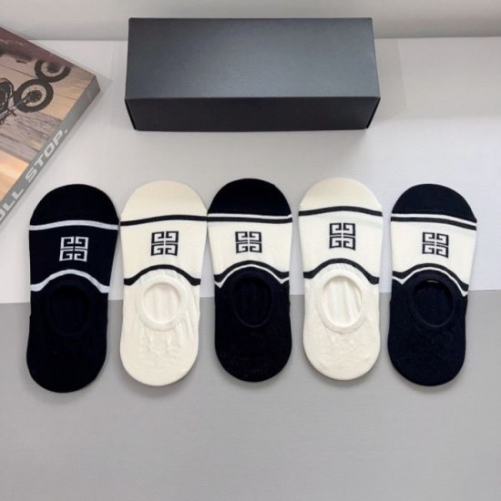 2024SS Socks GIVENCHY Popular item in both magazines and the city 2024SS Socks GIVENCHY Popular item in both magazines and the city