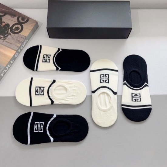 2024SS Socks GIVENCHY Popular item in both magazines and the city 2024SS Socks GIVENCHY Popular item in both magazines and the city