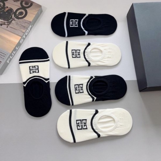 2024SS Socks GIVENCHY Popular item in both magazines and the city 2024SS Socks GIVENCHY Popular item in both magazines and the city