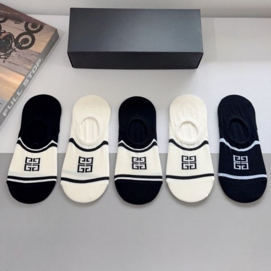 2024SS Socks GIVENCHY Popular item in both magazines and the city 2024SS Socks GIVENCHY Popular item in both magazines and the city