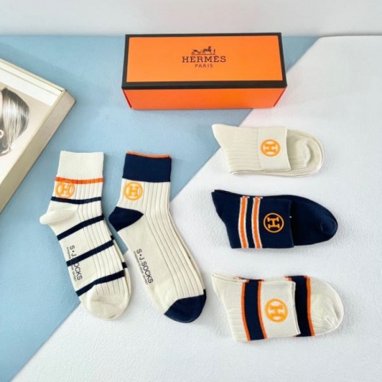 2024SS socks HERMES Gives the impression of a fashionable expert 2024SS socks HERMES Gives the impression of a fashionable expert