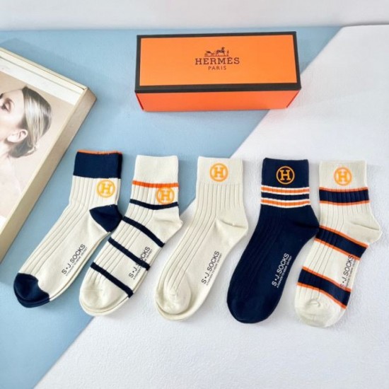 2024SS socks HERMES Gives the impression of a fashionable expert 2024SS socks HERMES Gives the impression of a fashionable expert