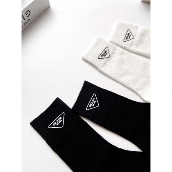 2024SS socks PRADA Eye-catching design is distinctive 2024SS socks PRADA Eye-catching design is distinctive