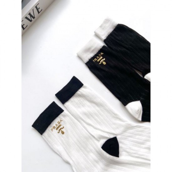 2024SS Socks PRADA Gives you a beautiful impression 2024SS Socks PRADA Gives you a beautiful impression