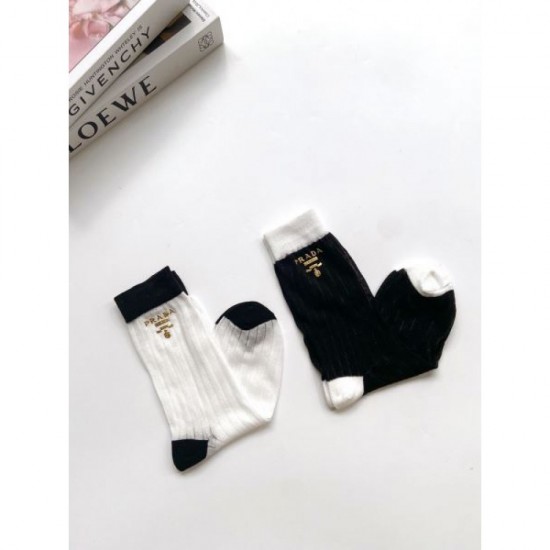 2024SS Socks PRADA Gives you a beautiful impression 2024SS Socks PRADA Gives you a beautiful impression