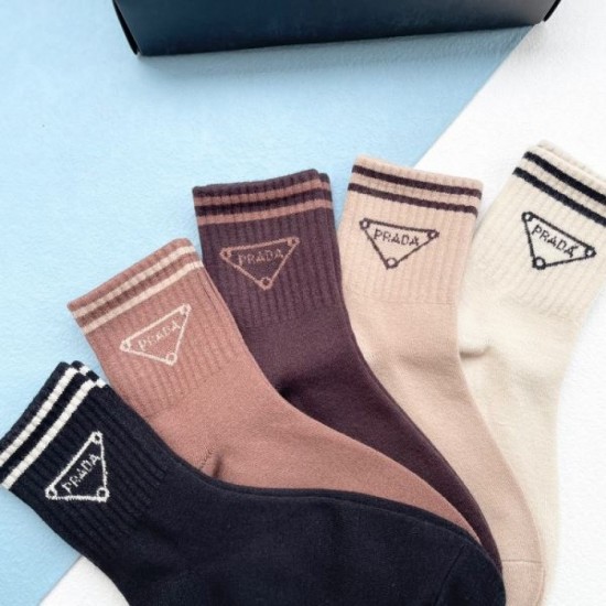 2024SS socks PRADA Feel the latest trends 2024SS socks PRADA Feel the latest trends