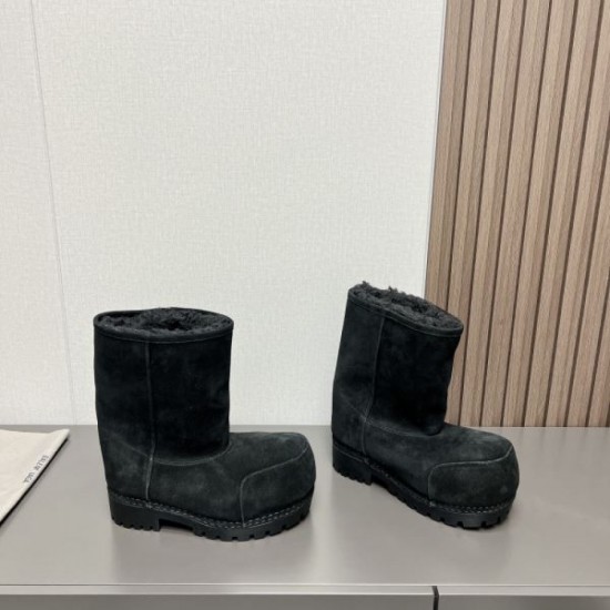 BALENCIAGA 2024FW Women's Boots No. 1 in total cumulative sales BALENCIAGA 2024FW Women's Boots No. 1 in total cumulative sales