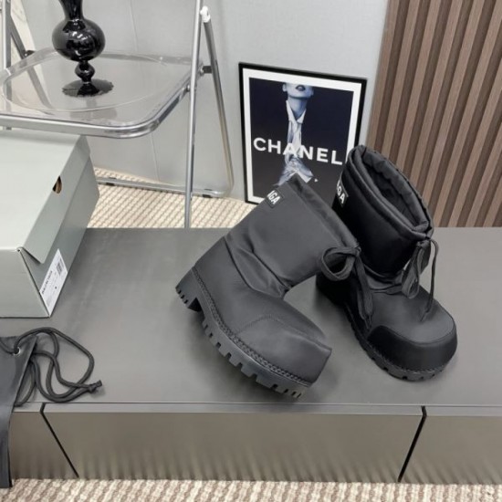 BALENCIAGA Balenciaga 2024FW Women's Boots Latest Autumn/Winter Works Are Sure to Sold Out BALENCIAGA Balenciaga 2024FW Women's Boots Latest Autumn/Winter Works Are Sure to Sold Out