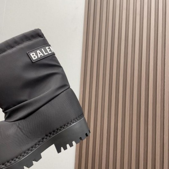 BALENCIAGA Balenciaga 2024FW Women's Boots Latest Autumn/Winter Works Are Sure to Sold Out BALENCIAGA Balenciaga 2024FW Women's Boots Latest Autumn/Winter Works Are Sure to Sold Out