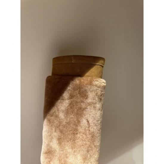 CELINE 2024FW Women's boots are gaining attention now. CELINE 2024FW Women's boots are gaining attention now.