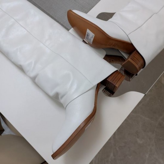 FENDI 2024FW Women's Boots New Fall/Winter New Releases FENDI 2024FW Women's Boots New Fall/Winter New Releases