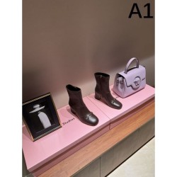 GUCCI 2024FW Women's Boots Recommended for this season