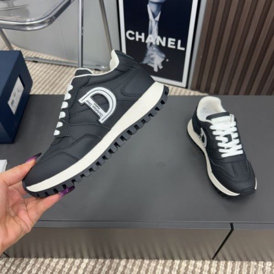 DIOR 2024FW Women's sneakers Eye-catching style this winter DIOR 2024FW Women's sneakers Eye-catching style this winter