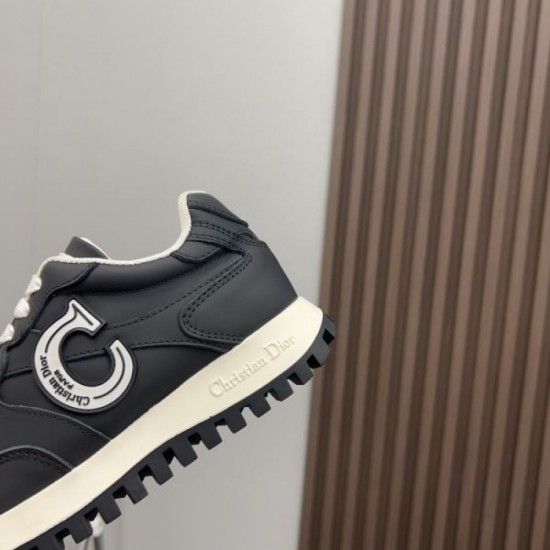 DIOR 2024FW Women's sneakers Eye-catching style this winter DIOR 2024FW Women's sneakers Eye-catching style this winter