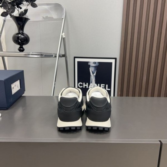 DIOR 2024FW Women's sneakers Eye-catching style this winter DIOR 2024FW Women's sneakers Eye-catching style this winter