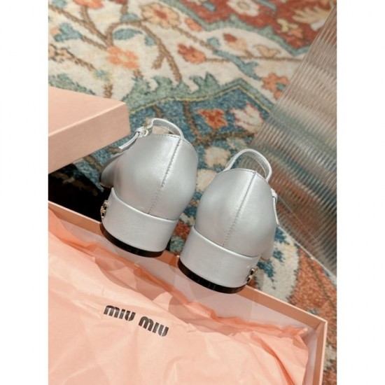 2024SS Enjoy fashion! MIU MIU Women's sneakers 2024SS Enjoy fashion! MIU MIU Women's sneakers