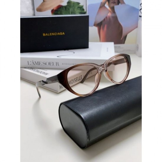 BALENCIAGA Balenciaga 2024SS sunglasses transform into a beautiful outfit BALENCIAGA Balenciaga 2024SS sunglasses transform into a beautiful outfit