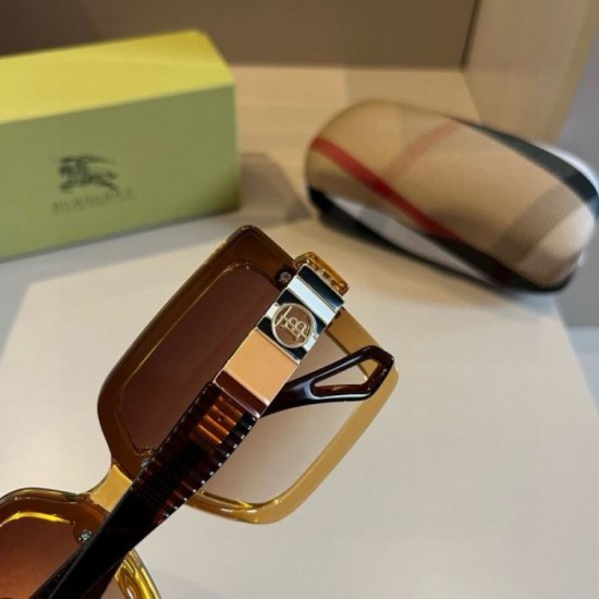 BURBERRY Burberry 2024SS Sunglasses Great coordination attracts attention BURBERRY Burberry 2024SS Sunglasses Great coordination attracts attention