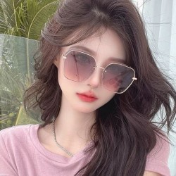 CHANEL 2024SS sunglasses stylish atmosphere