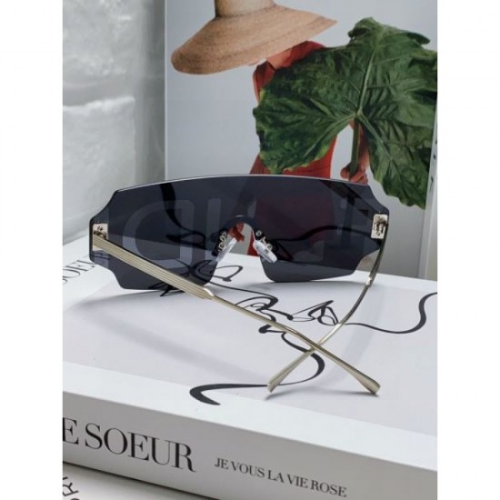 FENDI 2024SS sunglasses for a limited time, you should buy them at a great price FENDI 2024SS sunglasses for a limited time, you should buy them at a great price