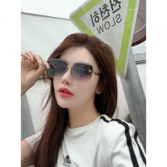 LOUIS VUITTON 2024SS Sunglasses Sold out this time! LOUIS VUITTON 2024SS Sunglasses Sold out this time!