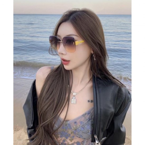MIU MIU 2024SS sunglasses are gaining attention now. MIU MIU 2024SS sunglasses are gaining attention now.