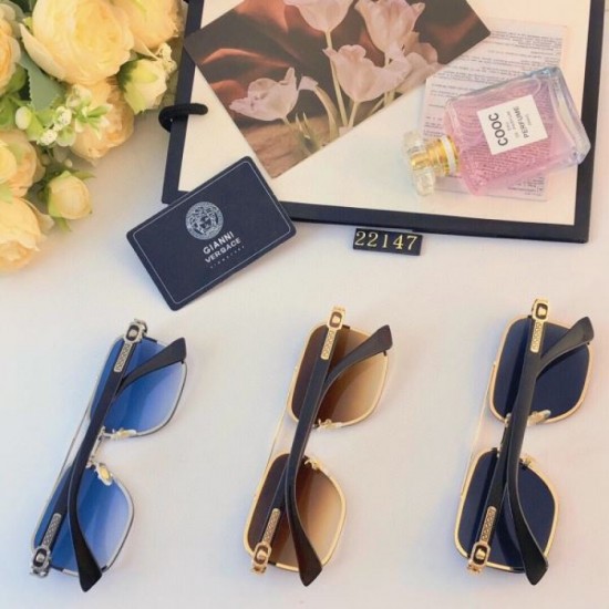 2024FW Sunglasses VERSACE No. 1 in total cumulative sales 2024FW Sunglasses VERSACE No. 1 in total cumulative sales