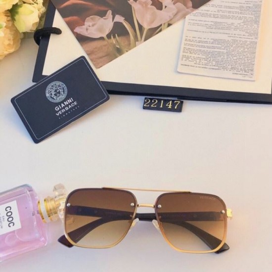 2024FW Sunglasses VERSACE No. 1 in total cumulative sales 2024FW Sunglasses VERSACE No. 1 in total cumulative sales