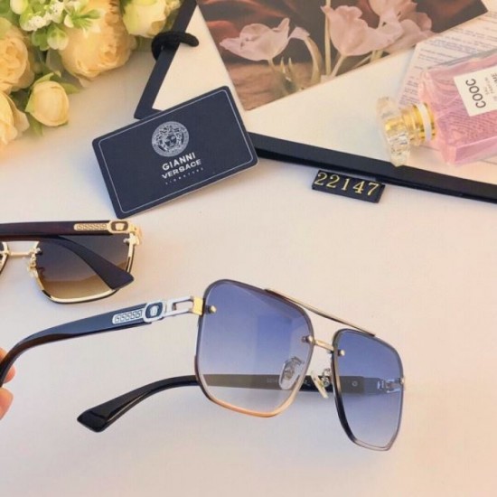2024FW Sunglasses VERSACE No. 1 in total cumulative sales 2024FW Sunglasses VERSACE No. 1 in total cumulative sales