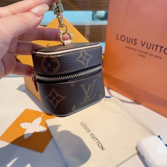 2024SS Keychain LOUIS VUITTON In Stock Immediately Available 2024SS Keychain LOUIS VUITTON In Stock Immediately Available