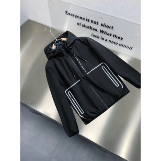 2025 Fall/Winter Jacket BURBERRY A stylish new model with outstanding presence 2025 Fall/Winter Jacket BURBERRY A stylish new model with outstanding presence