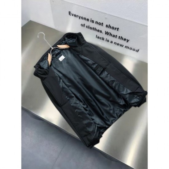 2025 Fall/Winter Jacket BURBERRY A stylish new model with outstanding presence 2025 Fall/Winter Jacket BURBERRY A stylish new model with outstanding presence