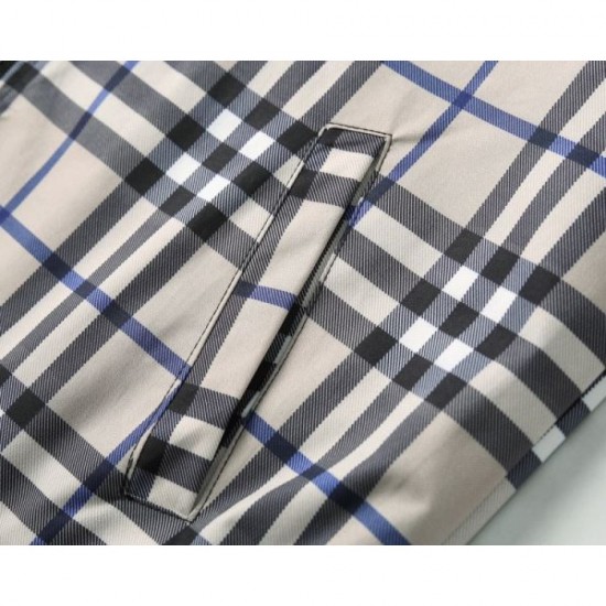 BURBERRY Fall/Winter 2025 Coat Sophisticated design that continues the trend BURBERRY Fall/Winter 2025 Coat Sophisticated design that continues the trend