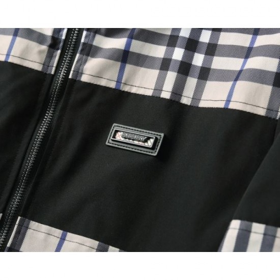 BURBERRY Fall/Winter 2025 Coat Sophisticated design that continues the trend BURBERRY Fall/Winter 2025 Coat Sophisticated design that continues the trend