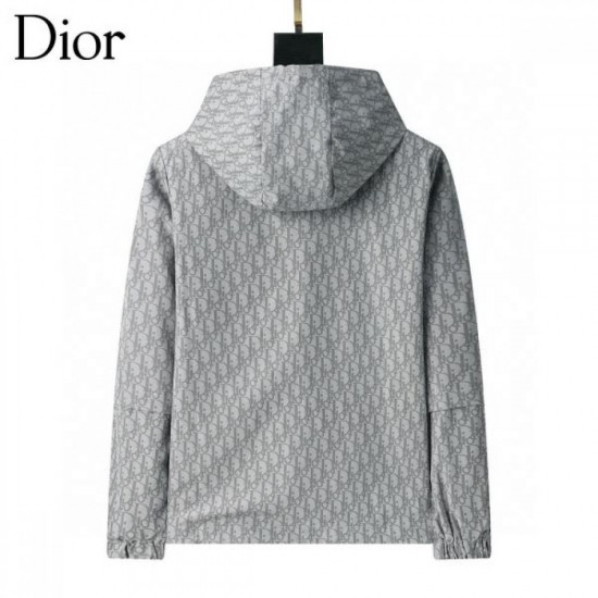 DIOR 2025 Fall/Winter Coat Perfect for an elegant winter look DIOR 2025 Fall/Winter Coat Perfect for an elegant winter look