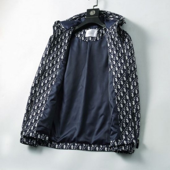 DIOR Dior Fall/Winter 2025 Coat A popular item as a winter staple DIOR Dior Fall/Winter 2025 Coat A popular item as a winter staple