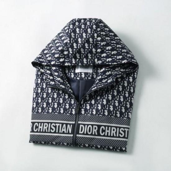 DIOR Dior Fall/Winter 2025 Coat A popular item as a winter staple DIOR Dior Fall/Winter 2025 Coat A popular item as a winter staple