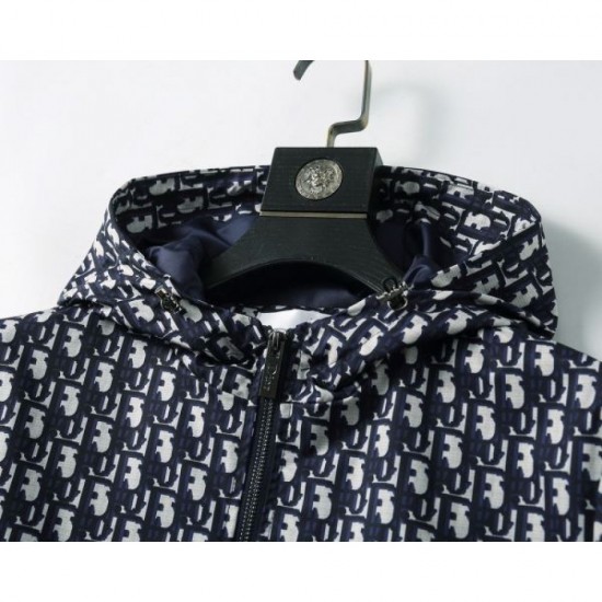 DIOR Dior Fall/Winter 2025 Coat A popular item as a winter staple DIOR Dior Fall/Winter 2025 Coat A popular item as a winter staple