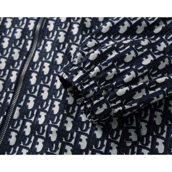 DIOR Dior Fall/Winter 2025 Coat A popular item as a winter staple DIOR Dior Fall/Winter 2025 Coat A popular item as a winter staple