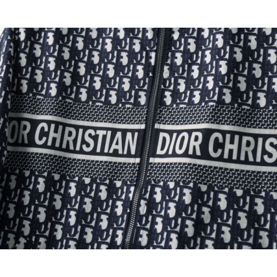 DIOR Dior Fall/Winter 2025 Coat A popular item as a winter staple DIOR Dior Fall/Winter 2025 Coat A popular item as a winter staple