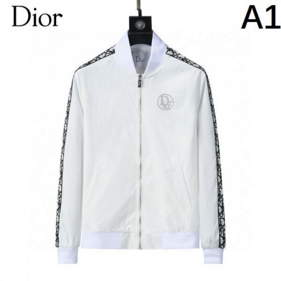 DIOR 2025 Fall/Winter Coat This year's sophisticated outerwear DIOR 2025 Fall/Winter Coat This year's sophisticated outerwear