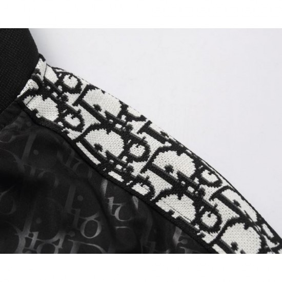 DIOR 2025 Fall/Winter Coat This year's sophisticated outerwear DIOR 2025 Fall/Winter Coat This year's sophisticated outerwear