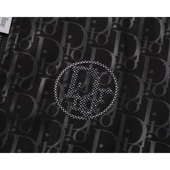 DIOR 2025 Fall/Winter Coat This year's sophisticated outerwear DIOR 2025 Fall/Winter Coat This year's sophisticated outerwear