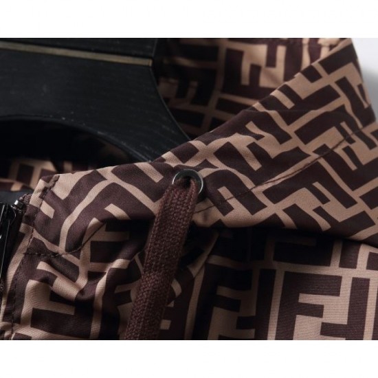 FENDI 2025 Fall/Winter Coat Chic style that shines in winter