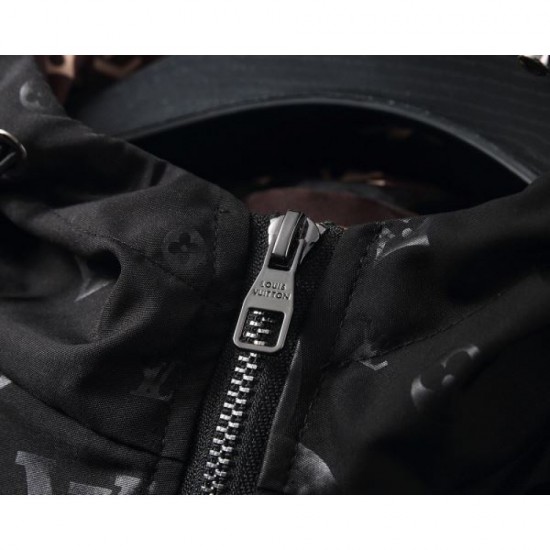 LOUIS VUITTON 2025 Fall/Winter Coat Ahead of this year's latest trends LOUIS VUITTON 2025 Fall/Winter Coat Ahead of this year's latest trends