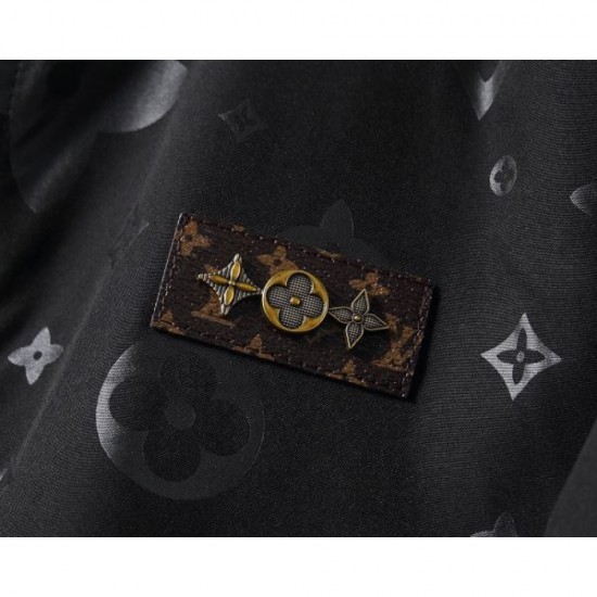 LOUIS VUITTON 2025 Fall/Winter Coat Ahead of this year's latest trends LOUIS VUITTON 2025 Fall/Winter Coat Ahead of this year's latest trends