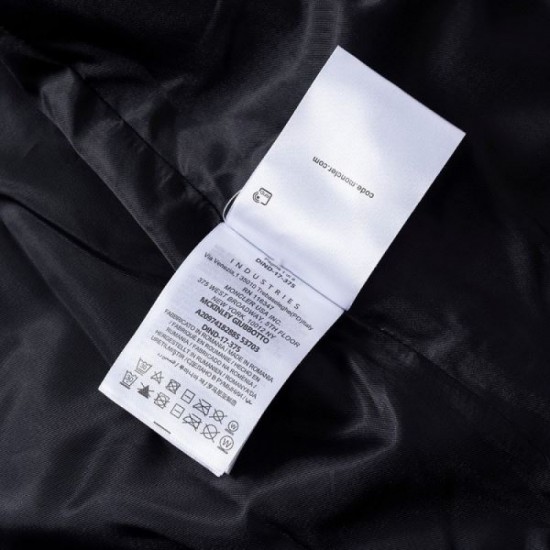 2025 Fall/Winter Jacket MONCLER Moncler New autumn/winter product with an adult sexiness